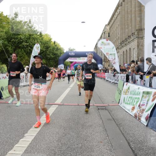 06.09.2026 - CURREX Alsterlauf Yannick Fuchs http://msf.ph/oto/10126235 06.09.2026 10:04:30 Ziel 2025, 2303, 2437, 2581, 2988, 2991, 2993, 3435, 3696, 3711, 3807, 4179, 4376, 4630, 4768, 4812, 5071, 5644, 5718, 5816, 6193 meine-sportfotos.de
