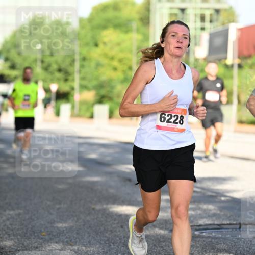 06.09.2026 - CURREX Alsterlauf Dr. Thomas Lammeyer http://msf.ph/oto/10126252 06.09.2026 09:44:52 Laufen 6228, 2865 meine-sportfotos.de