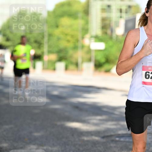 06.09.2026 - CURREX Alsterlauf Dr. Thomas Lammeyer http://msf.ph/oto/10126258 06.09.2026 09:44:53 Laufen 6228 meine-sportfotos.de