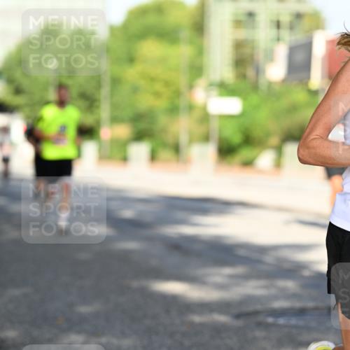 06.09.2026 - CURREX Alsterlauf Dr. Thomas Lammeyer http://msf.ph/oto/10126259 06.09.2026 09:44:53 Laufen 6228 meine-sportfotos.de
