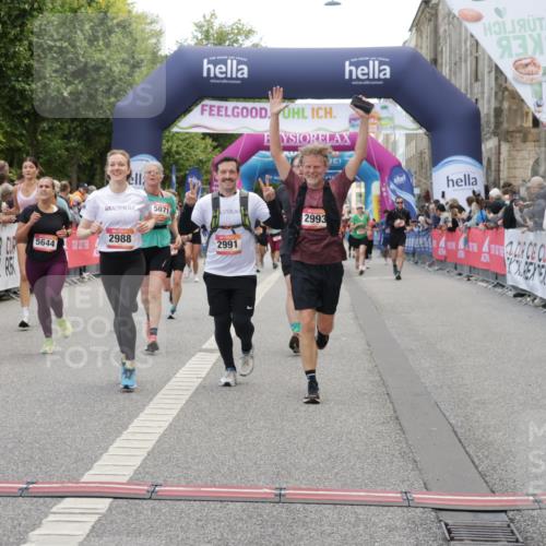 06.09.2026 - CURREX Alsterlauf Yannick Fuchs http://msf.ph/oto/10126298 06.09.2026 10:04:32 Ziel 2025, 2303, 2437, 2581, 2988, 2991, 2993, 3435, 3696, 3807, 4052, 4179, 4376, 4431, 4630, 4768, 5071, 5644, 5718, 5816, 6063 meine-sportfotos.de