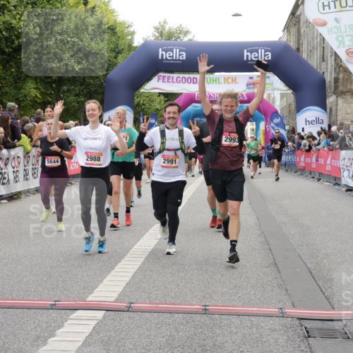 06.09.2026 - CURREX Alsterlauf Yannick Fuchs http://msf.ph/oto/10126314 06.09.2026 10:04:33 Ziel 2303, 2437, 2581, 2988, 2991, 2993, 3435, 3696, 3807, 4052, 4179, 4376, 4431, 4630, 4768, 5071, 5644, 5718, 5816, 6063 meine-sportfotos.de