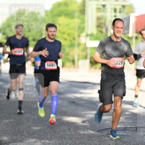 06.09.2026 - CURREX Alsterlauf Dr. Thomas Lammeyer http://msf.ph/oto/10126318 06.09.2026 09:45:01 Laufen 5691, 020, 818 meine-sportfotos.de