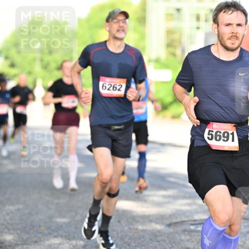 06.09.2026 - CURREX Alsterlauf Dr. Thomas Lammeyer http://msf.ph/oto/10126331 06.09.2026 09:45:03 Laufen 11, 6262, 5691 meine-sportfotos.de