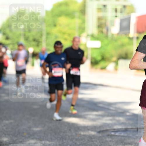 06.09.2026 - CURREX Alsterlauf Dr. Thomas Lammeyer http://msf.ph/oto/10126347 06.09.2026 09:45:06 Laufen 2746 meine-sportfotos.de