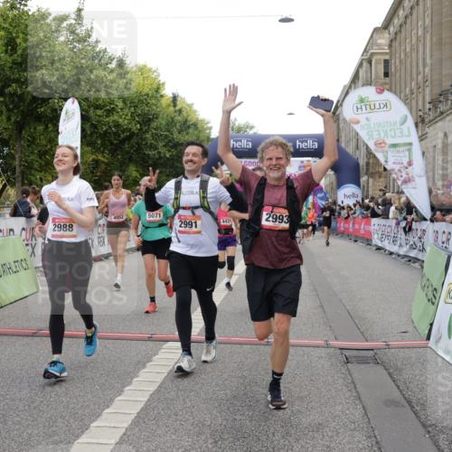 06.09.2026 - CURREX Alsterlauf Yannick Fuchs http://msf.ph/oto/10126391 06.09.2026 10:04:34 Ziel 2303, 2581, 2988, 2991, 2993, 3435, 3696, 3807, 4052, 4179, 4376, 4431, 4744, 4768, 5071, 5644, 5718, 5816, 6063 meine-sportfotos.de