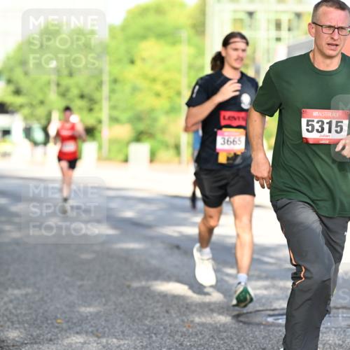 06.09.2026 - CURREX Alsterlauf Dr. Thomas Lammeyer http://msf.ph/oto/10126395 06.09.2026 09:45:13 Laufen 11, 3665, 5315 meine-sportfotos.de