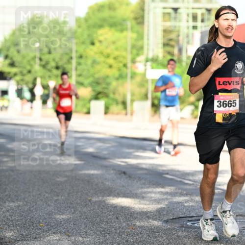 06.09.2026 - CURREX Alsterlauf Dr. Thomas Lammeyer http://msf.ph/oto/10126396 06.09.2026 09:45:14 Laufen 3665 meine-sportfotos.de