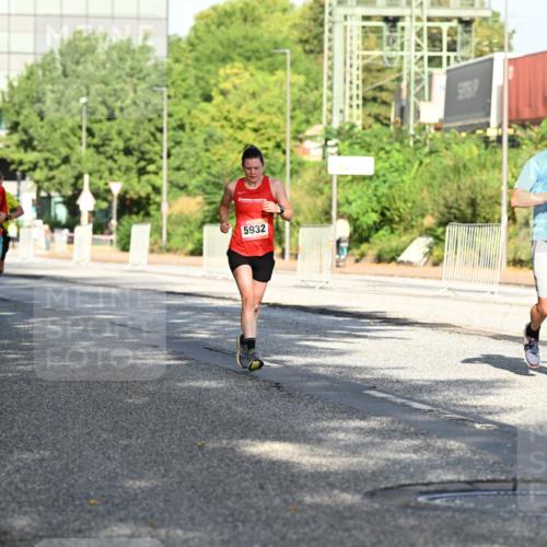 06.09.2026 - CURREX Alsterlauf Dr. Thomas Lammeyer http://msf.ph/oto/10126407 06.09.2026 09:45:15 Laufen 3847, 5932 meine-sportfotos.de