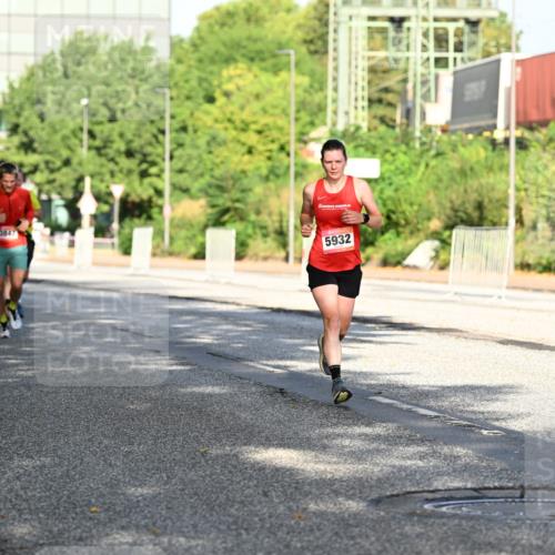 06.09.2026 - CURREX Alsterlauf Dr. Thomas Lammeyer http://msf.ph/oto/10126409 06.09.2026 09:45:16 Laufen 3847, 5932 meine-sportfotos.de