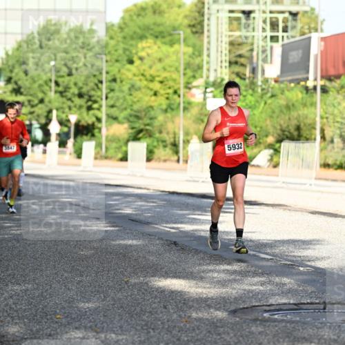 06.09.2026 - CURREX Alsterlauf Dr. Thomas Lammeyer http://msf.ph/oto/10126412 06.09.2026 09:45:16 Laufen 3847, 5932 meine-sportfotos.de