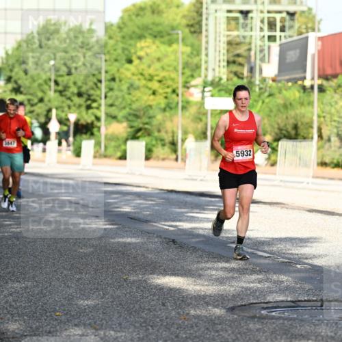 06.09.2026 - CURREX Alsterlauf Dr. Thomas Lammeyer http://msf.ph/oto/10126413 06.09.2026 09:45:16 Laufen 3847, 5932 meine-sportfotos.de