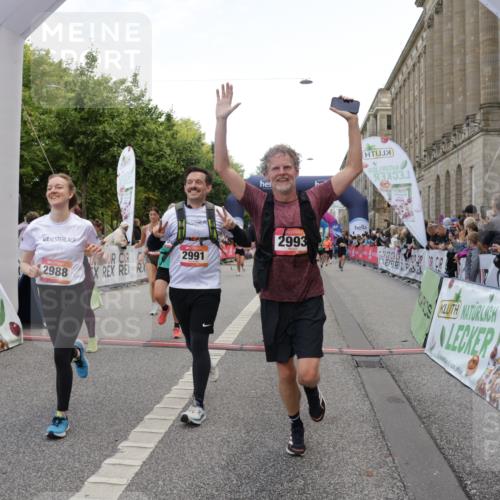 06.09.2026 - CURREX Alsterlauf Yannick Fuchs http://msf.ph/oto/10126417 06.09.2026 10:04:35 Ziel 2303, 2581, 2988, 2991, 2993, 3435, 3696, 3807, 4052, 4179, 4431, 4744, 4768, 5071, 5644, 5718, 5767, 6063 meine-sportfotos.de