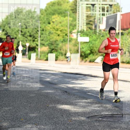 06.09.2026 - CURREX Alsterlauf Dr. Thomas Lammeyer http://msf.ph/oto/10126419 06.09.2026 09:45:17 Laufen 5932 meine-sportfotos.de
