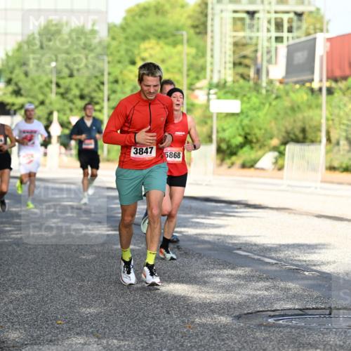 06.09.2026 - CURREX Alsterlauf Dr. Thomas Lammeyer http://msf.ph/oto/10126447 06.09.2026 09:45:20 Laufen 3847, 5868 meine-sportfotos.de