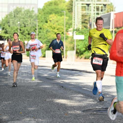 06.09.2026 - CURREX Alsterlauf Dr. Thomas Lammeyer http://msf.ph/oto/10126465 06.09.2026 09:45:22 Laufen 6414, 3632, 4254, 600, 4405, 3045, 3847 meine-sportfotos.de