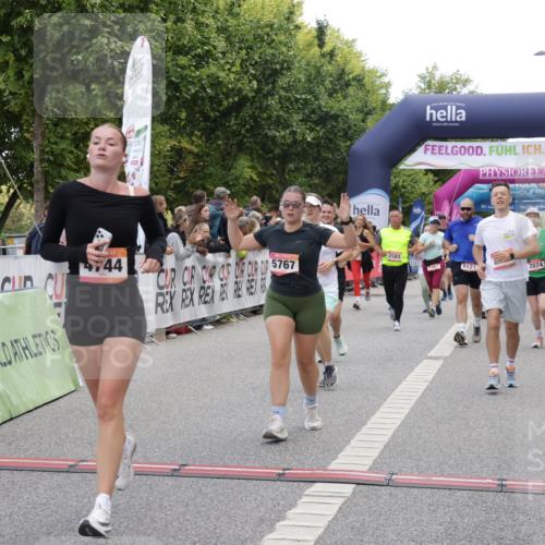 06.09.2026 - CURREX Alsterlauf Yannick Fuchs http://msf.ph/oto/10126531 06.09.2026 10:04:39 Ziel 2074, 2121, 2203, 2357, 2583, 2957, 2988, 2991, 2993, 3101, 3807, 4052, 4181, 4431, 4744, 4874, 5071, 5503, 5576, 5644, 5767, 6063, 8237 meine-sportfotos.de