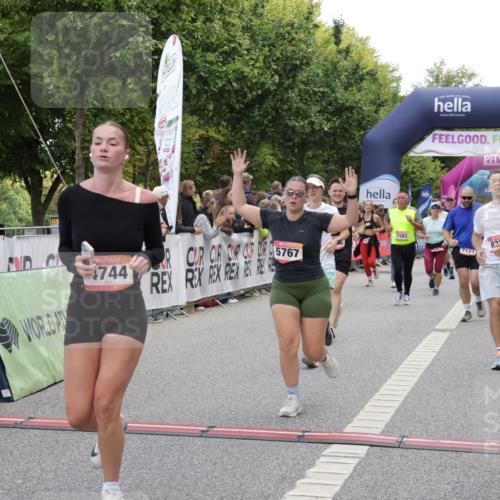 06.09.2026 - CURREX Alsterlauf Yannick Fuchs http://msf.ph/oto/10126539 06.09.2026 10:04:39 Ziel 2074, 2121, 2203, 2357, 2583, 2957, 2988, 2991, 2993, 3101, 3807, 4052, 4181, 4431, 4744, 4874, 5071, 5503, 5576, 5644, 5767, 6063, 8237 meine-sportfotos.de