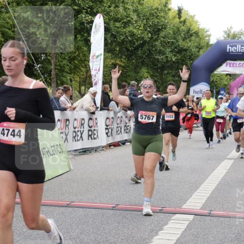 06.09.2026 - CURREX Alsterlauf Yannick Fuchs http://msf.ph/oto/10126555 06.09.2026 10:04:40 Ziel 2074, 2121, 2203, 2357, 2583, 2658, 2957, 2988, 2991, 2993, 3004, 3005, 3101, 3451, 3807, 4052, 4181, 4431, 4516, 4744, 4874, 5071, 5275, 5503, 5576, 5644, 5767, 6063, 8237 meine-sportfotos.de