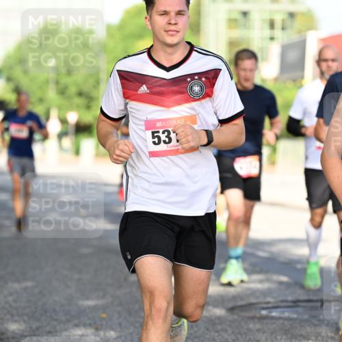 06.09.2026 - CURREX Alsterlauf Dr. Thomas Lammeyer http://msf.ph/oto/10126556 06.09.2026 09:45:32 Laufen 53, 3860 meine-sportfotos.de