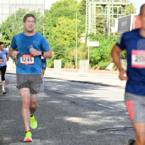 06.09.2026 - CURREX Alsterlauf Dr. Thomas Lammeyer http://msf.ph/oto/10126600 06.09.2026 09:45:36 Laufen 2, 9, 18, 074, 8211, 5245, 8188, 2081 meine-sportfotos.de