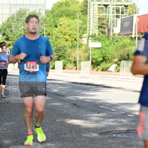 06.09.2026 - CURREX Alsterlauf Dr. Thomas Lammeyer http://msf.ph/oto/10126602 06.09.2026 09:45:36 Laufen 2, 2, 1, 5, 4359, 818, 5245, 081 meine-sportfotos.de
