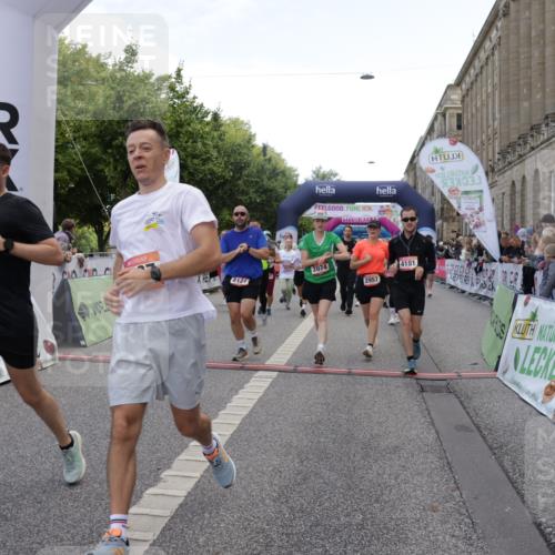 06.09.2026 - CURREX Alsterlauf Yannick Fuchs http://msf.ph/oto/10126652 06.09.2026 10:04:42 Ziel 2074, 2121, 2203, 2357, 2583, 2658, 2957, 3004, 3005, 3101, 3451, 3807, 4052, 4181, 4413, 4415, 4431, 4516, 4744, 4874, 5071, 5275, 5503, 5504, 5566, 5576, 5644, 5767, 6063, 8237 meine-sportfotos.de