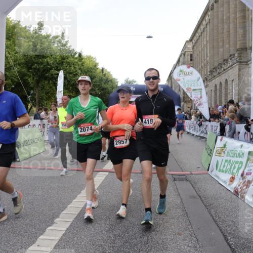 06.09.2026 - CURREX Alsterlauf Yannick Fuchs http://msf.ph/oto/10126711 06.09.2026 10:04:43 Ziel 2074, 2121, 2203, 2278, 2357, 2583, 2658, 2957, 3004, 3005, 3101, 3451, 4052, 4181, 4413, 4415, 4431, 4516, 4744, 4874, 5275, 5503, 5504, 5566, 5568, 5576, 5767, 6063, 8237 meine-sportfotos.de