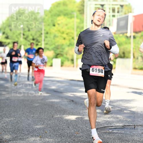 06.09.2026 - CURREX Alsterlauf Dr. Thomas Lammeyer http://msf.ph/oto/10126714 06.09.2026 09:45:49 Laufen 6198 meine-sportfotos.de