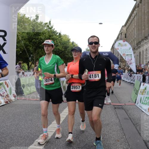 06.09.2026 - CURREX Alsterlauf Yannick Fuchs http://msf.ph/oto/10126727 06.09.2026 10:04:44 Ziel 2074, 2121, 2203, 2278, 2357, 2583, 2658, 2957, 3004, 3005, 3101, 3109, 3451, 4181, 4413, 4415, 4516, 4744, 4874, 5275, 5503, 5504, 5566, 5568, 5576, 5767, 6063, 8237 meine-sportfotos.de