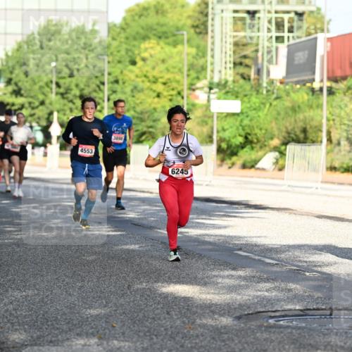 06.09.2026 - CURREX Alsterlauf Dr. Thomas Lammeyer http://msf.ph/oto/10126729 06.09.2026 09:45:50 Laufen 4553, 3898, 6245, 2693 meine-sportfotos.de