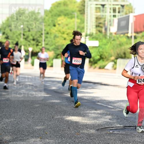 06.09.2026 - CURREX Alsterlauf Dr. Thomas Lammeyer http://msf.ph/oto/10126742 06.09.2026 09:45:52 Laufen 4553, 6245 meine-sportfotos.de