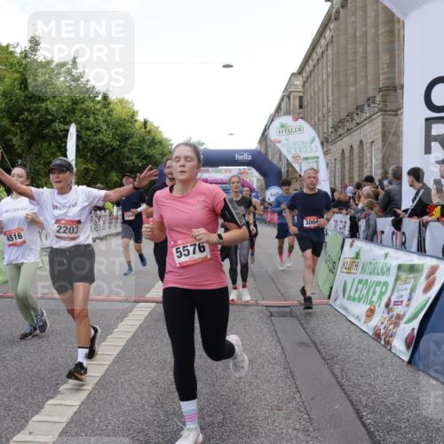 06.09.2026 - CURREX Alsterlauf Yannick Fuchs http://msf.ph/oto/10126759 06.09.2026 10:04:45 Ziel 2074, 2121, 2203, 2278, 2357, 2583, 2658, 2957, 3004, 3005, 3101, 3109, 3451, 4181, 4413, 4415, 4516, 4744, 4874, 5275, 5503, 5504, 5566, 5568, 5576, 5767, 8237 meine-sportfotos.de