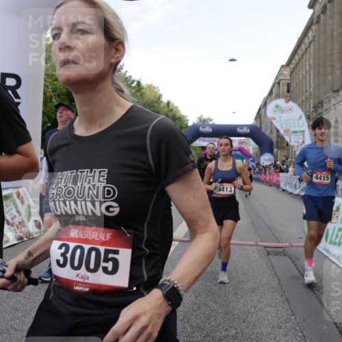 06.09.2026 - CURREX Alsterlauf Yannick Fuchs http://msf.ph/oto/10126825 06.09.2026 10:04:47 Ziel 2074, 2121, 2133, 2203, 2278, 2357, 2583, 2658, 2776, 2957, 3004, 3005, 3101, 3109, 3451, 4181, 4413, 4415, 4516, 4704, 4874, 5275, 5503, 5504, 5566, 5568, 5576, 5767, 8237 meine-sportfotos.de