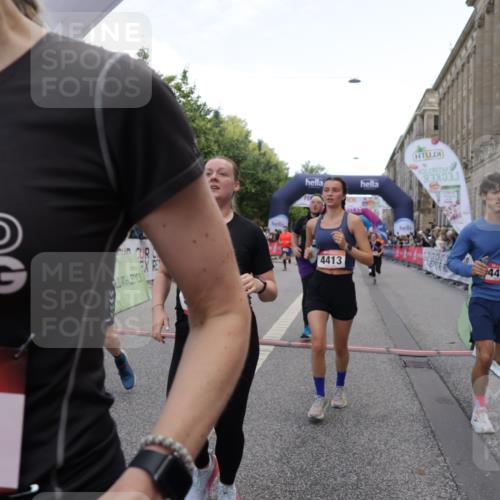 06.09.2026 - CURREX Alsterlauf Yannick Fuchs http://msf.ph/oto/10126830 06.09.2026 10:04:47 Ziel 2074, 2121, 2133, 2203, 2278, 2357, 2583, 2658, 2776, 2957, 3004, 3005, 3101, 3109, 3451, 4181, 4413, 4415, 4516, 4704, 4874, 5275, 5503, 5504, 5566, 5568, 5576, 5767, 8237 meine-sportfotos.de