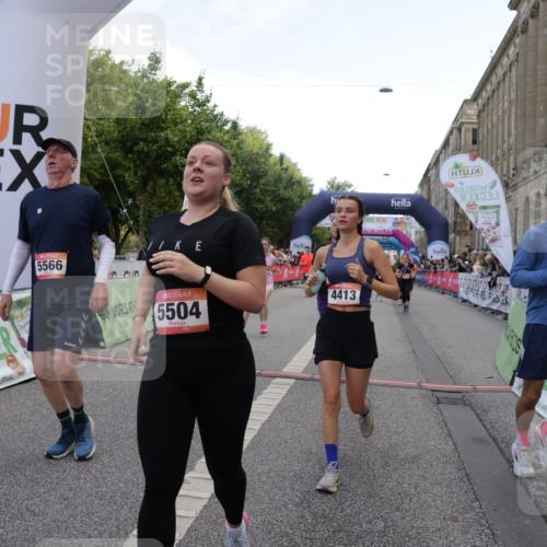06.09.2026 - CURREX Alsterlauf Yannick Fuchs http://msf.ph/oto/10126836 06.09.2026 10:04:47 Ziel 2074, 2121, 2133, 2203, 2278, 2357, 2583, 2658, 2776, 2957, 3004, 3005, 3101, 3109, 3451, 4181, 4413, 4415, 4516, 4704, 4874, 5275, 5503, 5504, 5566, 5568, 5576, 5767, 8237 meine-sportfotos.de