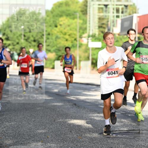 06.09.2026 - CURREX Alsterlauf Dr. Thomas Lammeyer http://msf.ph/oto/10126901 06.09.2026 09:46:10 Laufen 6415, 6041, 5450 meine-sportfotos.de