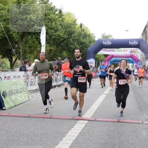 06.09.2026 - CURREX Alsterlauf Yannick Fuchs http://msf.ph/oto/10126904 06.09.2026 10:04:51 Ziel 2095, 2133, 2203, 2278, 2357, 2583, 2658, 2776, 3004, 3005, 3109, 3451, 3452, 4413, 4415, 4516, 4593, 4704, 4874, 4892, 5275, 5504, 5566, 5568, 5576, 6282, 8242 meine-sportfotos.de