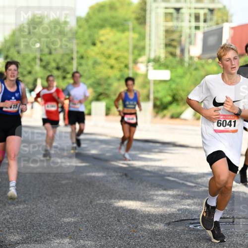 06.09.2026 - CURREX Alsterlauf Dr. Thomas Lammeyer http://msf.ph/oto/10126905 06.09.2026 09:46:10 Laufen 6041, 18, 5450 meine-sportfotos.de