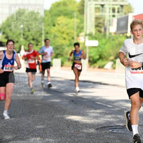 06.09.2026 - CURREX Alsterlauf Dr. Thomas Lammeyer http://msf.ph/oto/10126906 06.09.2026 09:46:10 Laufen 6415, 041 meine-sportfotos.de