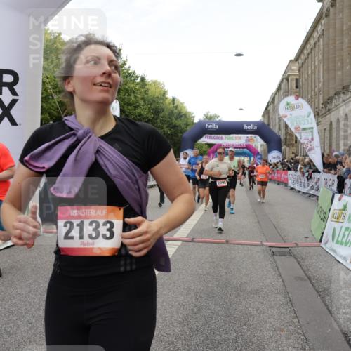 06.09.2026 - CURREX Alsterlauf Yannick Fuchs http://msf.ph/oto/10126972 06.09.2026 10:04:53 Ziel 2095, 2133, 2278, 2343, 2776, 3109, 3412, 3452, 4413, 4415, 4593, 4704, 4892, 5504, 5566, 5568, 6282, 8242 meine-sportfotos.de
