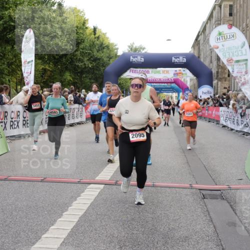 06.09.2026 - CURREX Alsterlauf Yannick Fuchs http://msf.ph/oto/10126988 06.09.2026 10:04:54 Ziel 2095, 2133, 2278, 2343, 2512, 2776, 3109, 3412, 3452, 4413, 4415, 4593, 4704, 4892, 5022, 5568, 6282, 8242 meine-sportfotos.de