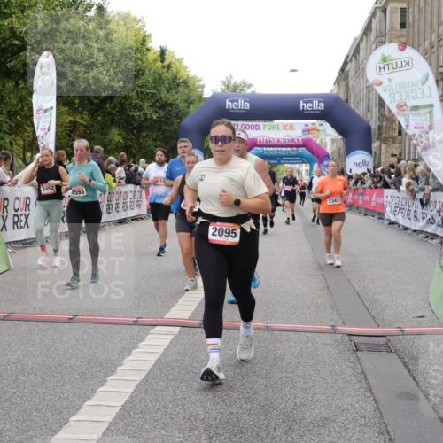 06.09.2026 - CURREX Alsterlauf Yannick Fuchs http://msf.ph/oto/10126996 06.09.2026 10:04:54 Ziel 2095, 2133, 2278, 2343, 2512, 2776, 3109, 3412, 3452, 4413, 4415, 4593, 4704, 4892, 5022, 5568, 6282, 8242 meine-sportfotos.de