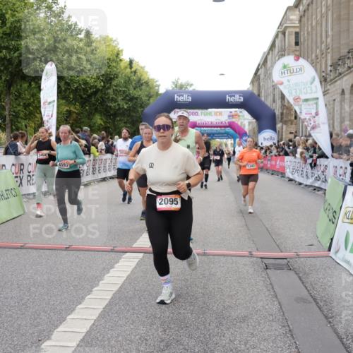 06.09.2026 - CURREX Alsterlauf Yannick Fuchs http://msf.ph/oto/10127000 06.09.2026 10:04:54 Ziel 2095, 2133, 2278, 2343, 2512, 2776, 3109, 3412, 3452, 4413, 4415, 4593, 4704, 4892, 5022, 5568, 6282, 8242 meine-sportfotos.de
