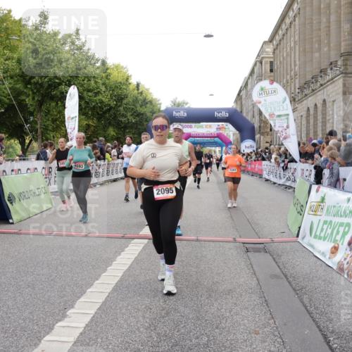 06.09.2026 - CURREX Alsterlauf Yannick Fuchs http://msf.ph/oto/10127007 06.09.2026 10:04:54 Ziel 2095, 2133, 2278, 2343, 2512, 2776, 3109, 3412, 3452, 4413, 4415, 4593, 4704, 4892, 5022, 5568, 6282, 8242 meine-sportfotos.de