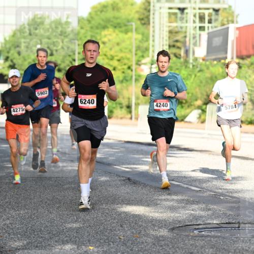 06.09.2026 - CURREX Alsterlauf Dr. Thomas Lammeyer http://msf.ph/oto/10127095 06.09.2026 09:46:32 Laufen 4275, 5902, 6240, 4240, 5784 meine-sportfotos.de