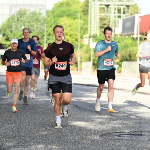 06.09.2026 - CURREX Alsterlauf Dr. Thomas Lammeyer http://msf.ph/oto/10127097 06.09.2026 09:46:33 Laufen 4275, 02, 8246, 6240, 4240, 5784 meine-sportfotos.de