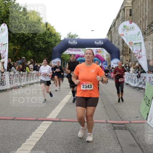 06.09.2026 - CURREX Alsterlauf Yannick Fuchs http://msf.ph/oto/10127134 06.09.2026 10:04:57 Ziel 2095, 2133, 2343, 2512, 2776, 3412, 3452, 3853, 3854, 3968, 4593, 4704, 4892, 5022, 5329, 6282, 8242, 8298 meine-sportfotos.de