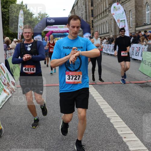 06.09.2026 - CURREX Alsterlauf Strokosch-Dieckow http://msf.ph/oto/10127146 06.09.2026 10:00:55 Ziel 2251, 2849, 2895, 3068, 3274, 3295, 3634, 3635, 3726, 3727, 3735, 4414, 5077, 5240, 5460, 5577, 5724, 6283, 6397, 6480, 8207, 8293 meine-sportfotos.de
