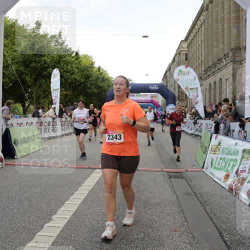 06.09.2026 - CURREX Alsterlauf Yannick Fuchs http://msf.ph/oto/10127162 06.09.2026 10:04:58 Ziel 2095, 2133, 2343, 2512, 2776, 3317, 3412, 3452, 3793, 3853, 3854, 3968, 4593, 4704, 4892, 5022, 5329, 5765, 6179, 6282, 8242, 8298 meine-sportfotos.de